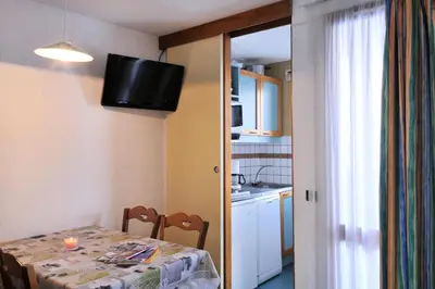 Cuisine ou kitchenette dans l'établissement Résidence Agate - Studio fonctionnel · Au pied des pistes · Vue vallée · Casier à skis MAE-1244