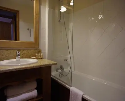 Salle de bains dans l'établissement 5* Flat - 6 people - Arc 1950 - Sun - View - SPA