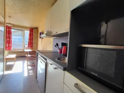 Cuisine ou kitchenette dans l'établissement Studio cosy à Tignes, 20m², balcon Sud-Est, vue montagne - FR-1-449-187