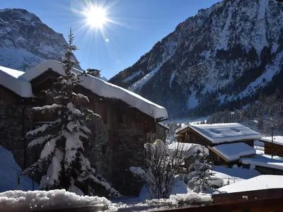 L'établissement Charmant 2 pièces ensoleillé, balcon sud, parking, proche pistes - FR-1-464-199 en hiver
