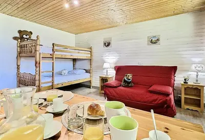 Un ou plusieurs lits dans un hébergement de l'établissement Résidence Neige Et Soleil - Studio 4 personnes à Tignes au pied des pistes et proche des commerces dans le quartier du Rosset. Studio très bien agencé avec MAE-1806