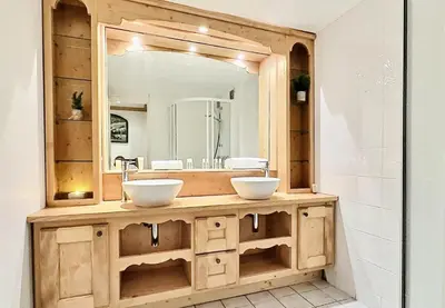 Salle de bains dans l'établissement Résidence Neige Et Soleil - Studio 4 personnes à Tignes au pied des pistes et proche des commerces dans le quartier du Rosset. Studio très bien agencé avec MAE-1806