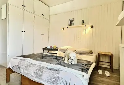 Un ou plusieurs lits dans un hébergement de l'établissement Résidence Les Roches Rouges A Ou B - Appartement agréable de 4 pièces pour 8 personnes à Tignes proche des commerces et des pistes dans le quartier du Lavachet MAE-1994