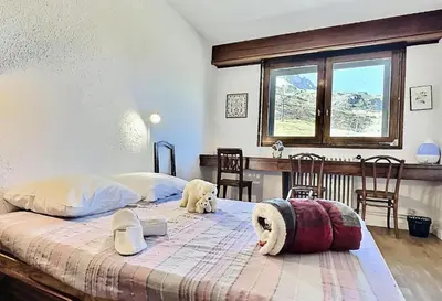 Un ou plusieurs lits dans un hébergement de l'établissement Résidence Les Ducs De Savoie - Appartement 2 pièces 6 personnes à Tignes au pied des commerces, du bowling et proche des pistes, de la piscine et de l'office d MAE-2010