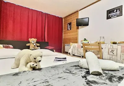 Télévision ou salle de divertissement dans l'établissement Résidence Le Pramecou - Joli studio 4 personnes à Tignes proche des pistes et des commerces dans le quartier du Val Claret. Appartement situé au 5ème ét MAE-2133