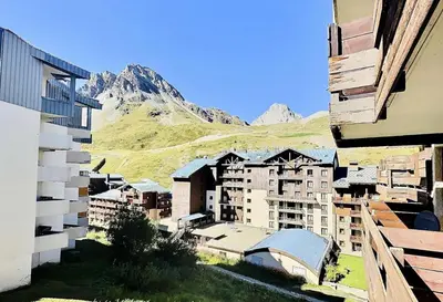 Vue générale sur la montagne ou vue sur la montagne depuis l'appartement