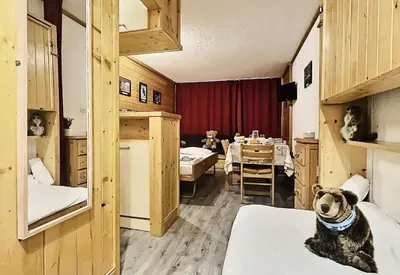 Un ou plusieurs lits dans un hébergement de l'établissement Résidence Le Pramecou - Joli studio 4 personnes à Tignes proche des pistes et des commerces dans le quartier du Val Claret. Appartement situé au 5ème ét MAE-2133