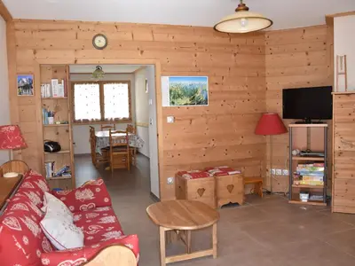 Télévision ou salle de divertissement dans l'établissement Appartement familial, rez-de-jardin, 6 pers, parking - FR-1-464-201