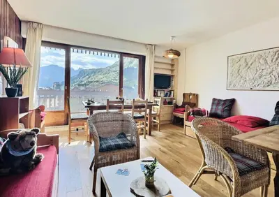 Vue générale sur la montagne ou vue sur la montagne depuis l'appartement