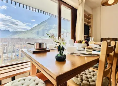 Vue générale sur la montagne ou vue sur la montagne depuis l'appartement