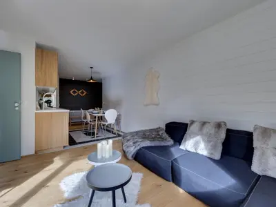 Cuisine ou kitchenette dans l'établissement Appartement rénové, à 700m du centre et proche des pistes, avec balcon et WIFI - FR-1-567-92