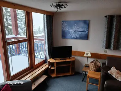 Télévision ou salle de divertissement dans l'établissement Résidence Aiguille Grive Bat Iii - Très beau duplex de 4 pièces pour 8 personnes, skis aux pieds, dans le village de Charmettoger à Arc 1800 MAE-1665