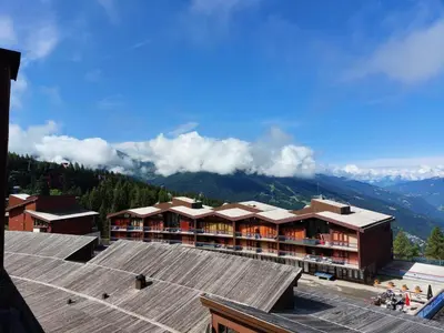 Vue générale sur la montagne ou vue sur la montagne depuis l'appartement