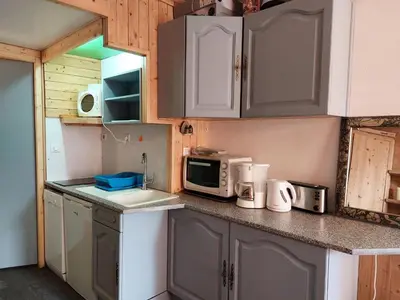 Cuisine ou kitchenette dans l'établissement Résidence Armoise - Studio 3 personnes à Arc 1800 en centre station, proche des pistes et des commerces, dans le village des Villards MAE-1847