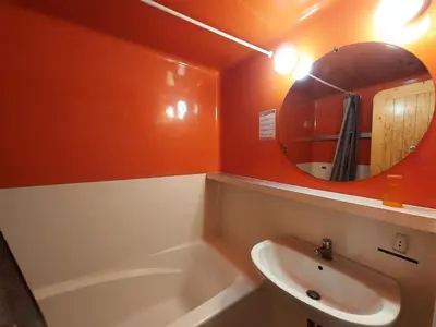 Salle de bains dans l'établissement Résidence Belles Challes - Studio 4 personnes à Arc 1800 skis aux pieds et proche des commerces dans le village du Charvet MAE-1976