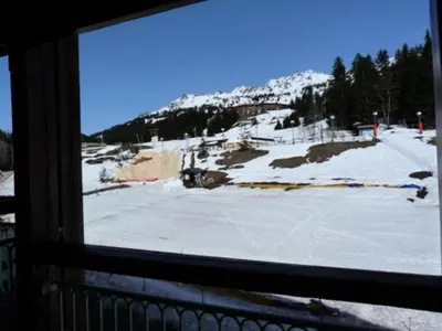 L'établissement Résidence Tournavelles - Appartement 2 pièces 5 personnes avec vue sur les pistes, skis aux pieds et des commerces, proche de l'ESF et de la garderie dan MAE-2071 en hiver