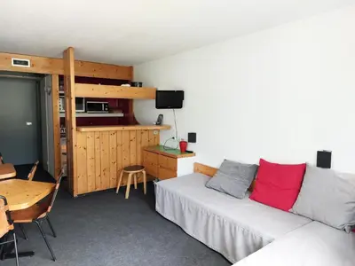 Cuisine ou kitchenette dans l'établissement Résidence Tournavelles - Appartement 2 pièces 5 personnes avec vue sur les pistes, skis aux pieds et des commerces, proche de l'ESF et de la garderie dan MAE-2076