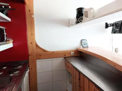 Cuisine ou kitchenette dans l'établissement Résidence Tournavelles - Appartement 2 pièces 5 personnes avec vue sur les pistes, skis aux pieds et des commerces, proche de l'ESF et de la garderie dan MAE-2076