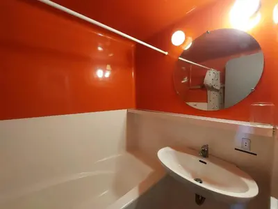 Salle de bains dans l'établissement Résidence Belles Challes - Studio 4 personnes à Arc 1800 skis aux pieds et proche des commerces dans le village du Charvet MAE-2135