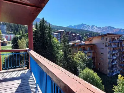 Vue générale sur la montagne ou vue sur la montagne depuis l'appartement