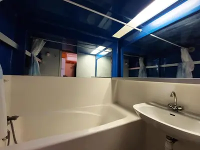 Salle de bains dans l'établissement Résidence Archeboc - Agréable Duplex 6 personnes, situé au dernier étage, avec très jolie vue sur la vallée, les montagnes et le Mont-Blanc. MAE-6554
