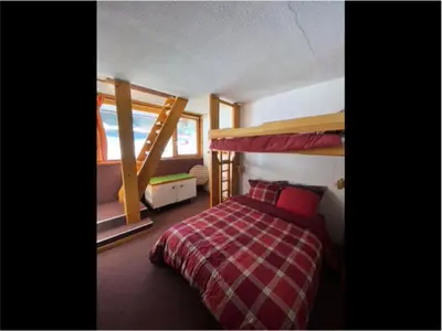 Un ou plusieurs lits dans un hébergement de l'établissement Résidence Lauzieres - Appartement 3 pièces pour 8 personnes skis aux pieds et proche des commerces dans le village du Charvet à Arc 1800 MAE-4484