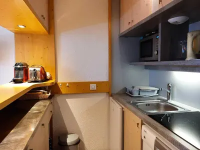 Cuisine ou kitchenette dans l'établissement Résidence Nova - Appartement 2 pièces 6 personnes proche des pistes, des commerces, de la garderie et de l'ESF au centre de la station d’Arc 1800 MAE-1689