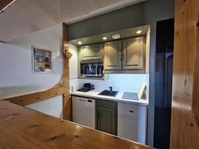 Cuisine ou kitchenette dans l'établissement Résidence Nova - Appartement 2 pièces 4 personnes proche des pistes, des commerces, de la garderie et de l'ESF au centre de la station d’Arc 1800 MAE-2038