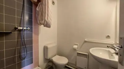 Salle de bains dans l'établissement Résidence Ruitor Arc 1800 - Appartement 3 pièces pour 6 personnes dans une résidence calme, proche du télécabine dans le village de Charmettoger à Arc 1800 MAE-1711