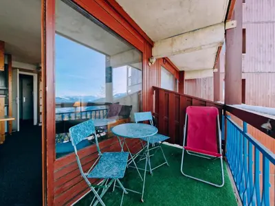 Balcon ou terrasse dans l'établissement Résidence Ruitor Arc 1800 - Appartement 2 pièces pour 4 personnes avec un jolie vue sur la vallée, proche du télécabine dans le village de Charmettoger à Ar MAE-1783