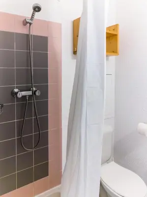 Salle de bains dans l'établissement Résidence Ruitor Arc 1800 - Appartement 3 pièces pour 6 personnes avec une jolie vue sur la vallée, proche du télécabine dans le village de Charmettoger à A MAE-1697