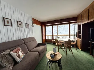 Coin salon dans l'établissement Appartement T2 lumineux, balcon sud, proche pistes - FR-1-641-71