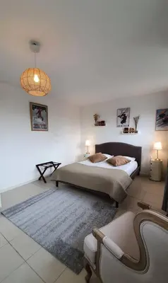 Un ou plusieurs lits dans un hébergement de l'établissement Chalet entier 110m2 avec vue et sauna à 10 min des pistes