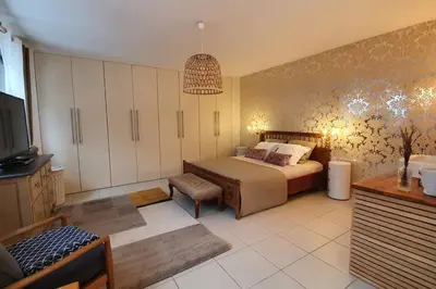 Un ou plusieurs lits dans un hébergement de l'établissement Chalet entier 110m2 avec vue et sauna à 10 min des pistes