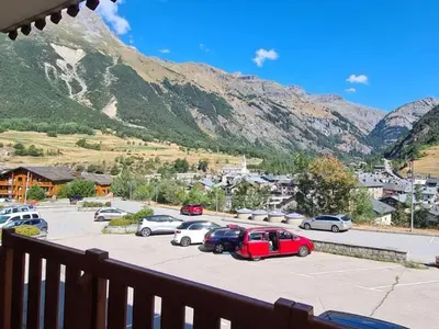 Vue générale sur la montagne ou vue sur la montagne depuis l'appartement