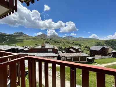 Vue générale sur la montagne ou vue sur la montagne depuis l'appartement