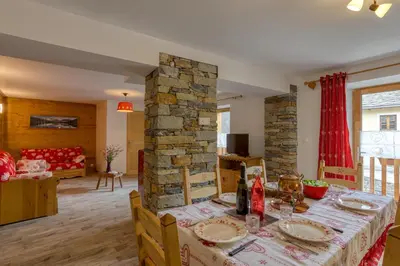 Coin salon dans l'établissement Le Chasseforêt