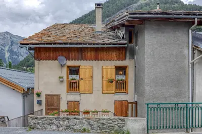 Vue générale sur la montagne ou vue sur la montagne depuis l'appartement
