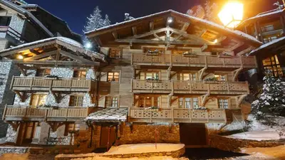 L'établissement Chalet Les Alpes en hiver