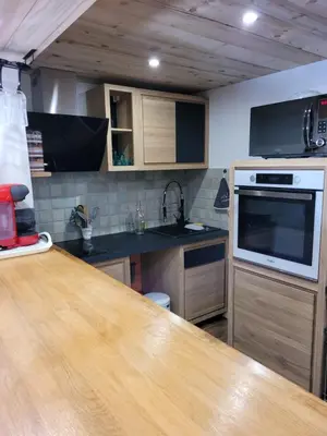 Cuisine ou kitchenette dans l'établissement Appartement avec vue panoramique à Champagny - La Joubarbe