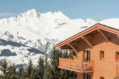 Vue générale sur la montagne ou vue sur la montagne depuis l'appartement