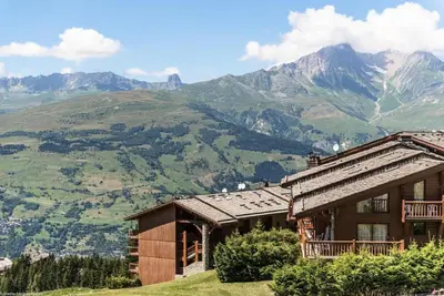 Vue générale sur la montagne ou vue sur la montagne depuis l'appartement
