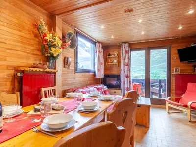 Télévision ou salle de divertissement dans l'établissement Holiday Home Le Cafetan - Les Chartreux by Interhome