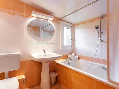 Salle de bains dans l'établissement Holiday Home Le Cafetan - Les Chartreux by Interhome