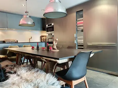 Cuisine ou kitchenette dans l'établissement Appartement Centre Val-d'Isère pour 6 pers, Balcon Ensoleillé - FR-1-518-87