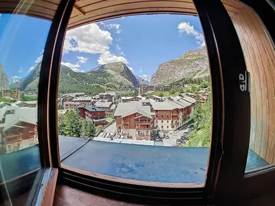 Vue générale sur la montagne ou vue sur la montagne depuis l'appartement