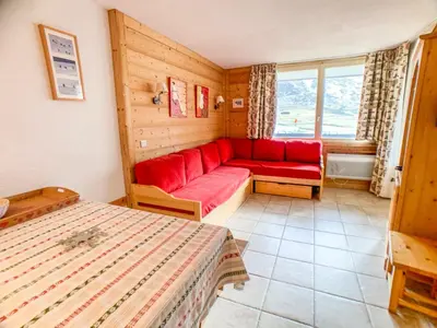 Un ou plusieurs lits dans un hébergement de l'établissement Appartement Confortable Pied des Pistes avec Balcon - FR-1-502-269