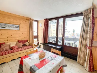 Coin salon dans l'établissement Studio rénové proche pistes et commerces avec balcon, animaux admis - FR-1-502-311