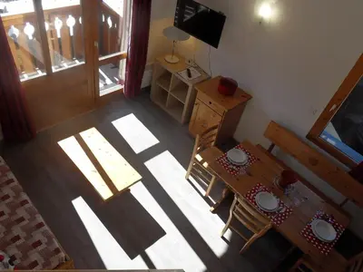 Télévision ou salle de divertissement dans l'établissement Confortable appartement avec mezzanine, 5 pers, animaux admis, wifi - FR-1-181-2067