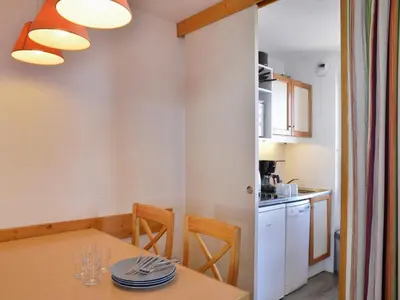 Cuisine ou kitchenette dans l'établissement Studio tout confort 3/4 pers. - Centre station - Vue pistes - Casier à skis - FR-1-181-2087